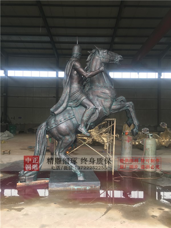 西方騎士人物雕塑.jpg 西方騎士人物雕塑.jpg