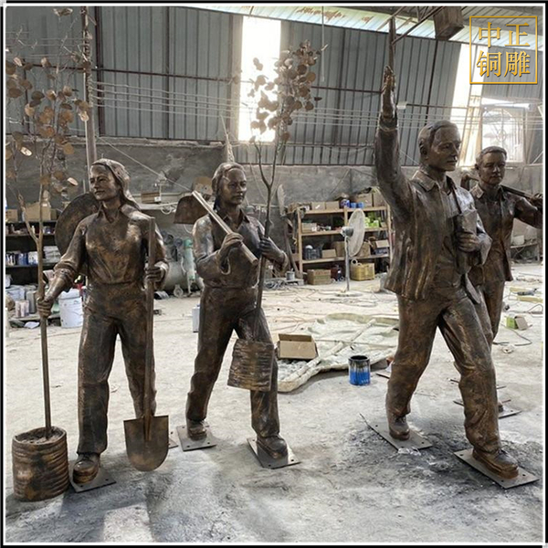 現代青年植樹人物銅雕塑.jpg